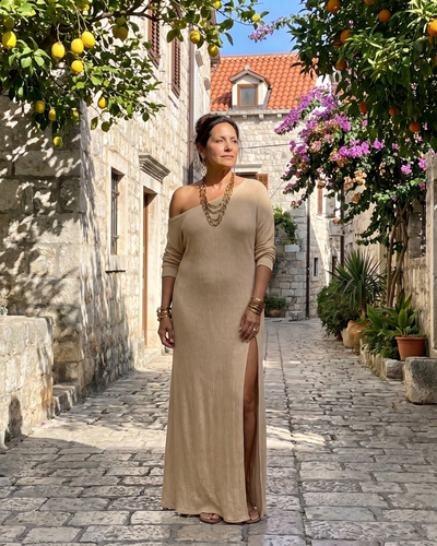 Asterelle | Vestido midi fluido de un solo hombro con abertura lateral