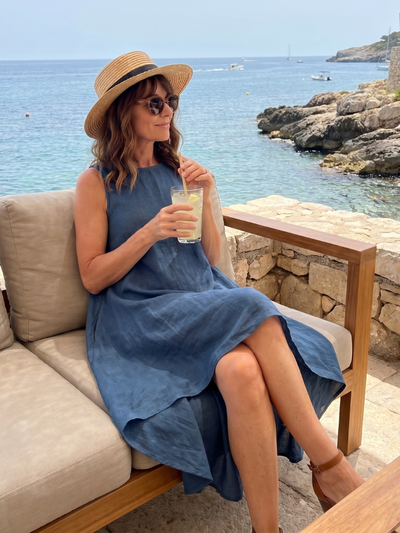 Gloria | Vestido midi fluido con dobladillo alto-bajo y escote limpio