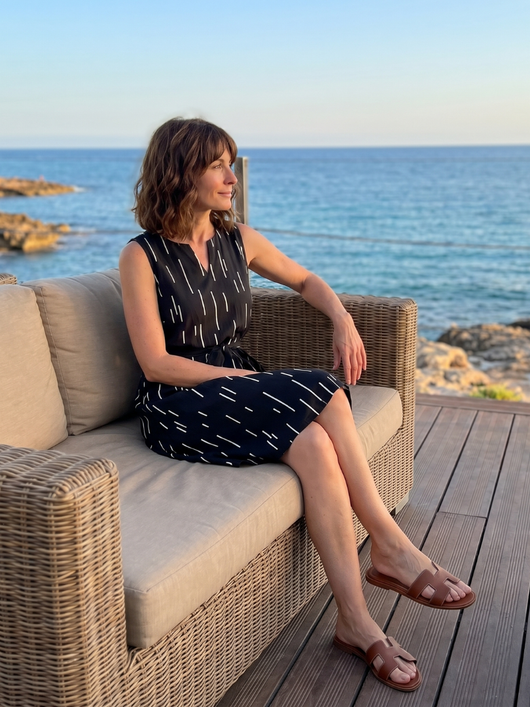 Úrsula | Vestido mini con lazo en la cintura y estampado lineal