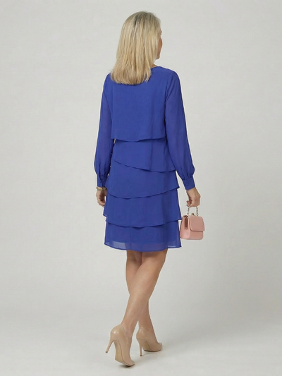 Mia | Vestido de capas a la rodilla, de líneas limpias