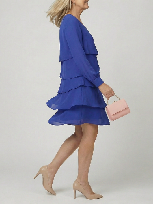 Mia | Vestido de capas a la rodilla, de líneas limpias