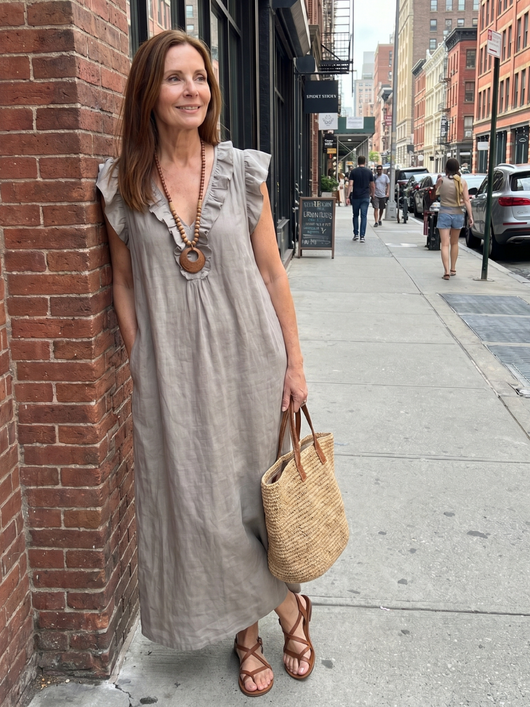 Adelaida | Vestido midi sin mangas con ribete de volantes en el cuello