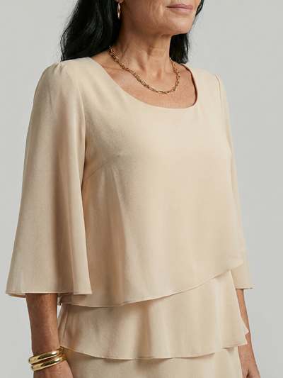 Harper | Vestido midi de mangas acampanadas en capas, hasta la rodilla