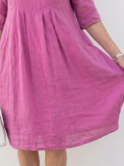 Esmeralda | Vestido de manga corta con fruncido en la parte delantera y largo hasta la rodilla