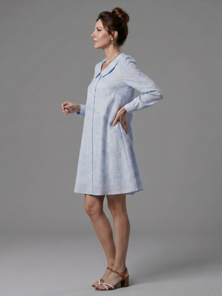 Ópalo | Vestido a la rodilla con cuello y botones frontales