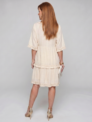 Andrea | Vestido mini de manga corta con detalle bordado