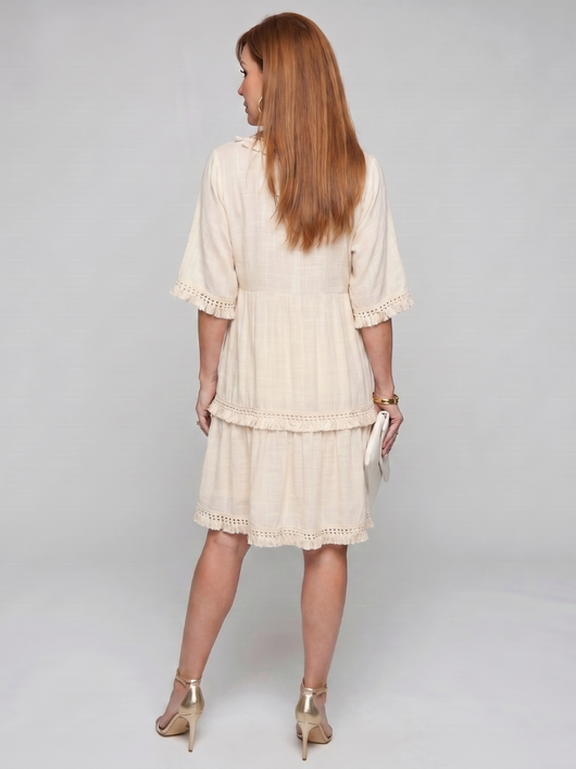 Andrea | Vestido mini de manga corta con detalle bordado