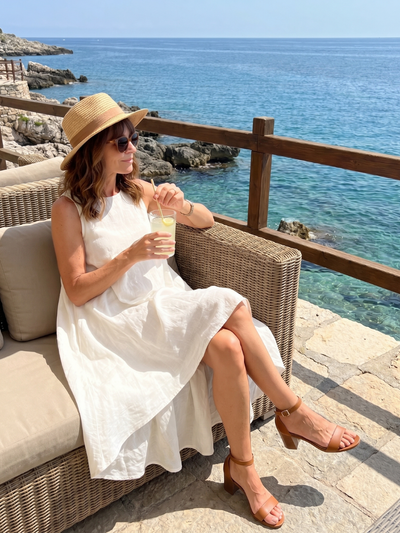 Gloria | Vestido midi fluido con dobladillo alto-bajo y escote limpio