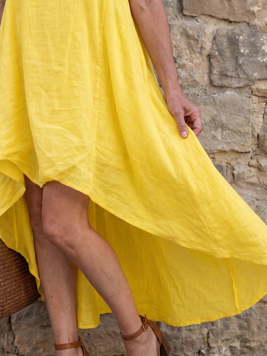 Gloria | Vestido midi fluido con dobladillo alto-bajo y escote limpio