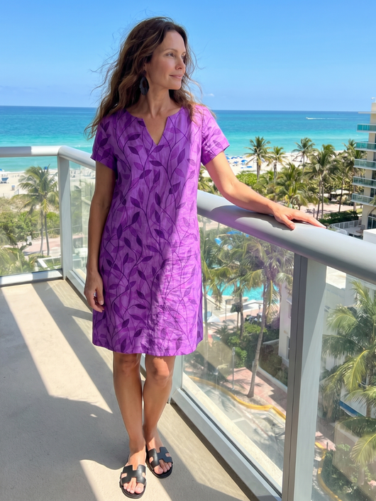 Ainhoa | Vestido hasta la rodilla con estampado de hojas y escote en V
